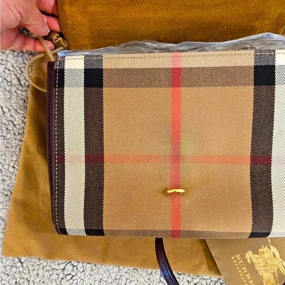 Burberry Small Macken Crimson Bag - Picture 2 of 16